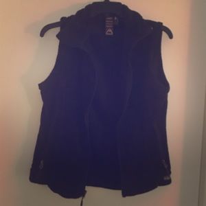 Black fleece vest, size Medium, brand is Avalanche